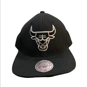 2004 Chicago bulls Mitchell & Ness black and white nba snapback cap hat
